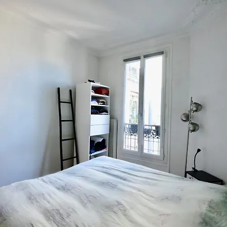 Bright Apt With Balcony Near Punchline Cinema Apartment