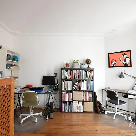 Apartment Bright Apt With Balcony Near Punchline Cinema