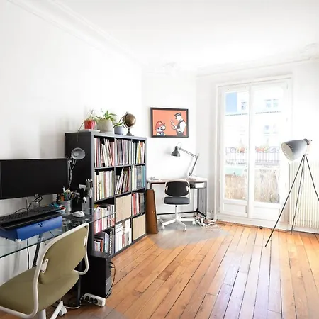 Bright Apt With Balcony Near Punchline Cinema Apartment *